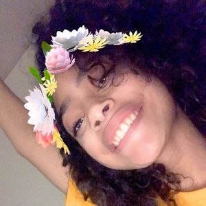 Meet your Posher, Kayla